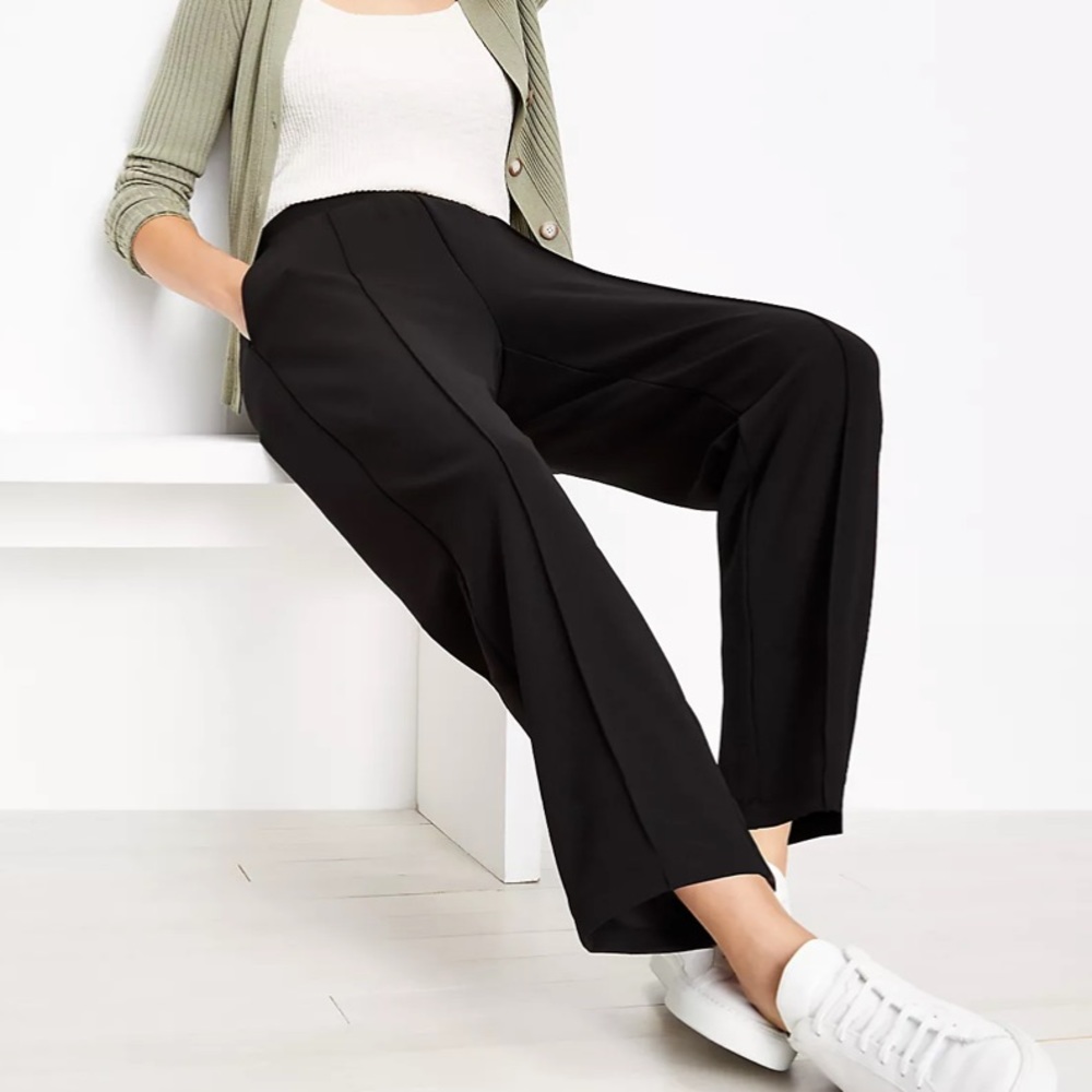 Loft Pintucked Fluid Taper pull on pants S Petite